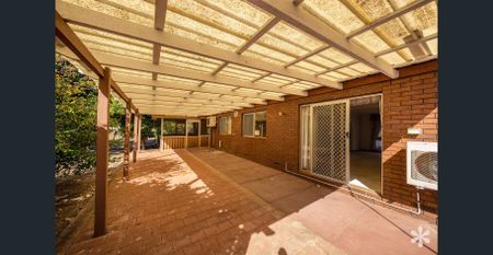 Expansive Family Home in Top Location - Photo 2