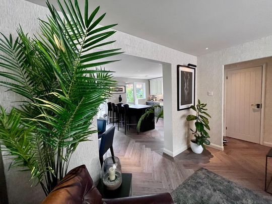 4 bedroom detached house to rent - Photo 1