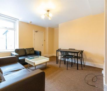 5 bedroom maisonette to rent - Photo 1