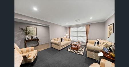 Modern Five-Bedroom Home with Streamlined Aesthetics and Exceptional Privacy - Photo 2