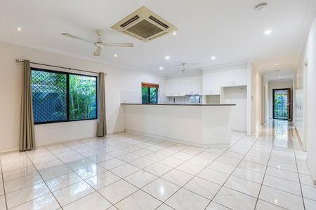 10 Ashburton Way, - Photo 5