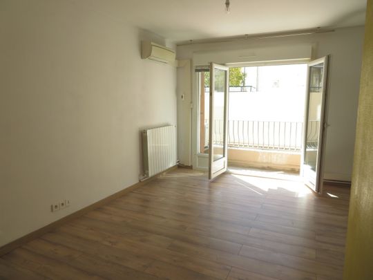 T2/3, 5, Rue Monjardin, Nîmes-Centre, 52m², 530€ HC - Photo 1