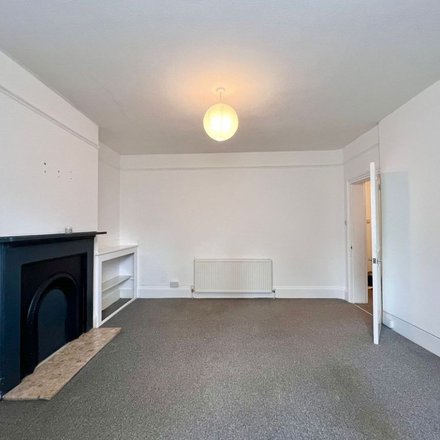 A 1 Bedroom Ground Floor Flat Instruction to Let in Hastings - Photo 1