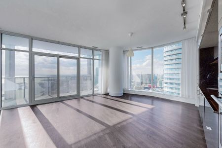 For Lease - 10 York Street Unit# 5510, Toronto, Ontario - Photo 2