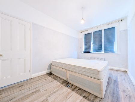 2 Bed Flat, College Road, NW10 - Photo 4