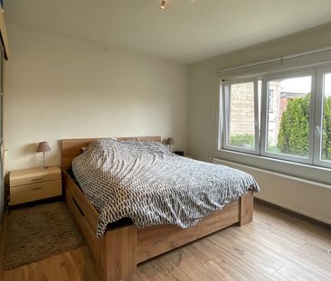 Gunstig gelegen appartement met twee slaapkamers, terras, tuin en a... - Photo 4