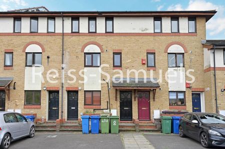 4 bedroom terraced house to rent - Photo 4