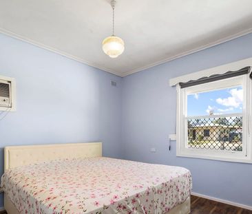 Fully Renovated House in Elizabeth Grove... - Photo 4