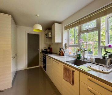 Price £2,000 pcm - Available Now - Part Furnished - Photo 6