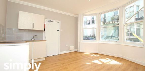 Studio to rent - Photo 2