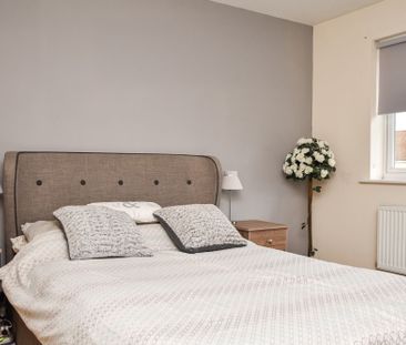 South Wootton - Photo 4