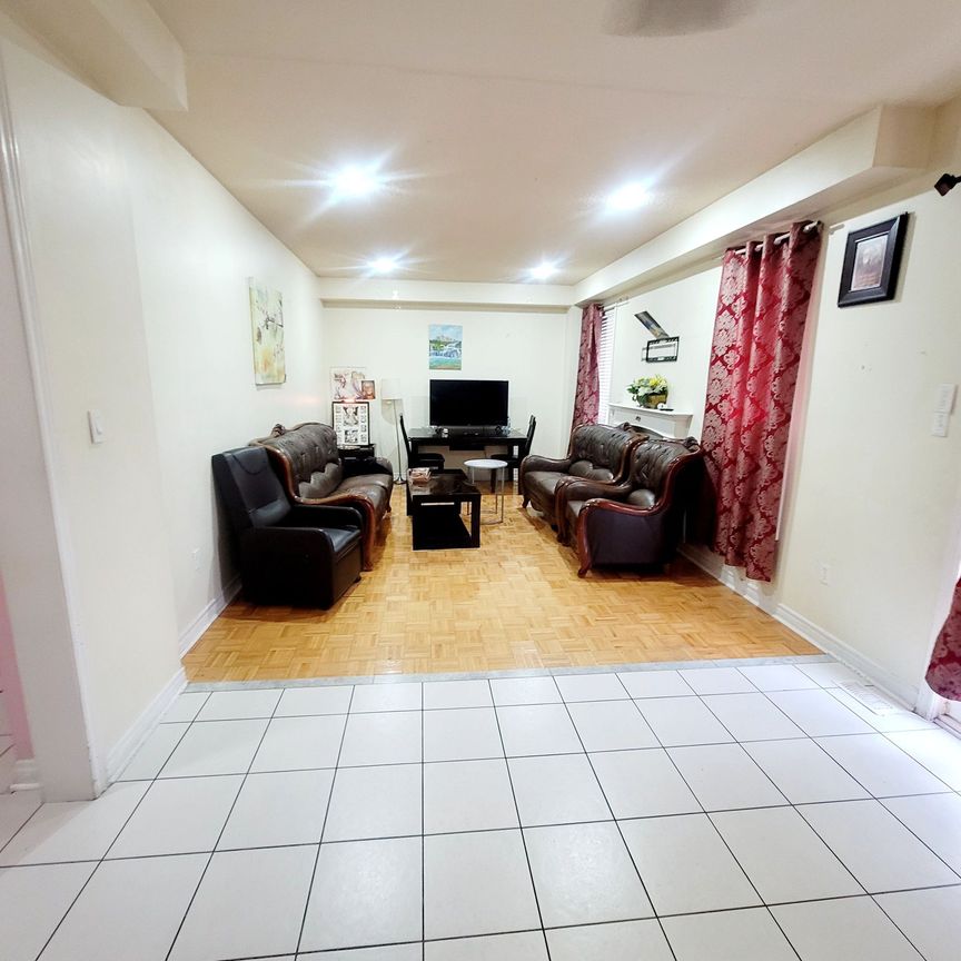 For Lease - 5 Pantomine Boulevard, Brampton, Ontario - Photo 1