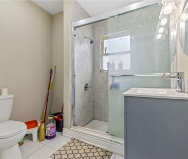 For Lease - 38 Lake Avenue Unit# 1, Hamilton, Ontario - Photo 6