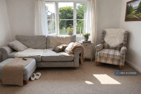 2 bedroom flat to rent - Photo 2