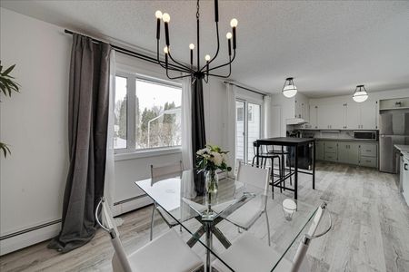 3 Bedroom Upper Suite in College Park - Photo 2