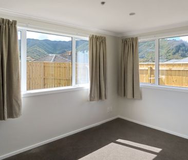 Wainuiomata Living - Photo 4