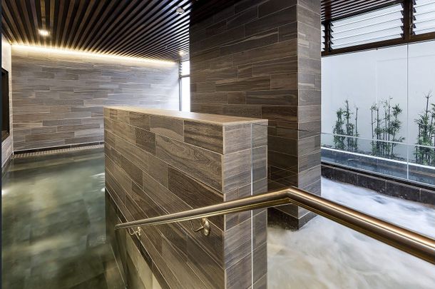 Modern 2-Bedroom Apartment with Parking in the Heart of Zetland - Photo 1