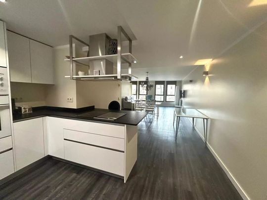 Piso de alquiler en Centre - Barri Vell - Photo 1