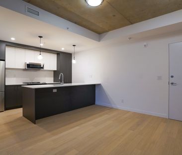 3155 Avenue Parkville, #322 - Photo 3