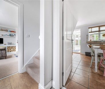 Beautifully presented three bedroom house in a quiet cul de sac. - Photo 5