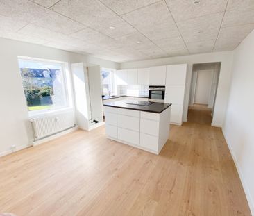 Stor og charmerende 4-værelses lejlighed i Vejgaard - Photo 5