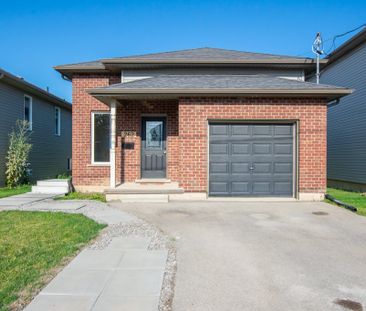 BEAUTIFUL 2 BEDROOM MAIN UNIT IN WELLAND!! - Photo 4