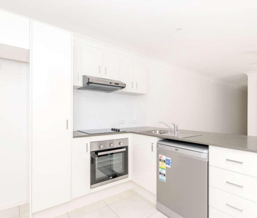 Modern Duplex for Rent - Stylish Living in a Prime Location - Photo 5