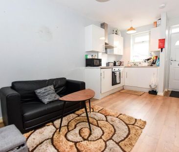 1 bedroom semi-detached house to rent - Photo 3