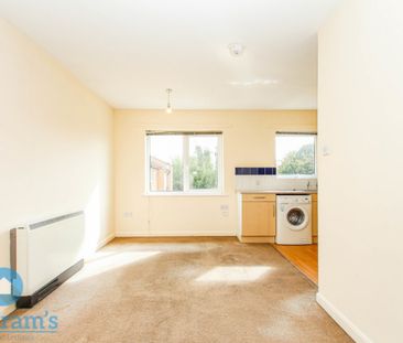 2 bed Apartment for Rent - Photo 1