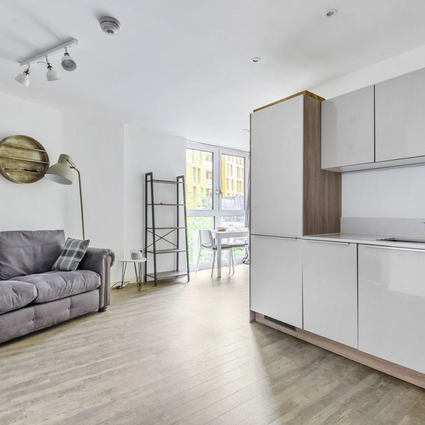 Telegraph Avenue, London, SE10 - Photo 1