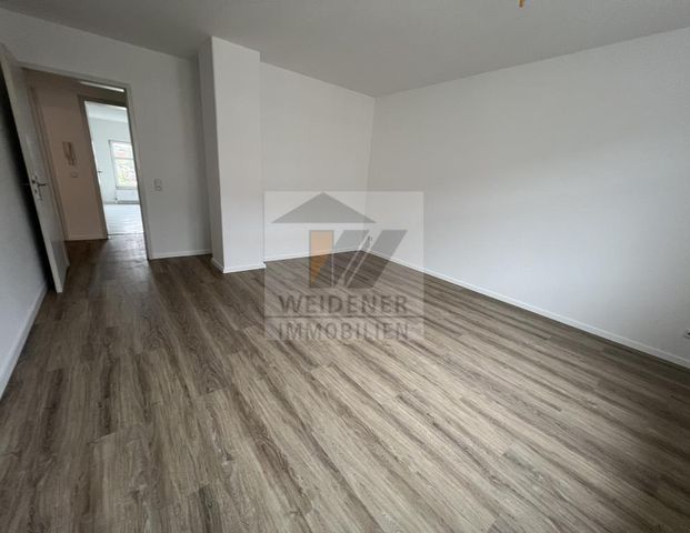 Wohnen in Untermhaus! Modernisierte 2 Raum DG-Wohnung mit Balkon! - Photo 1