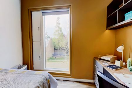 4 Bed Apartment - Photo 3