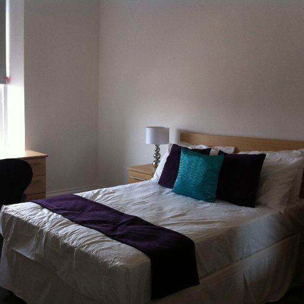3 bedroom flat to rent - Photo 1