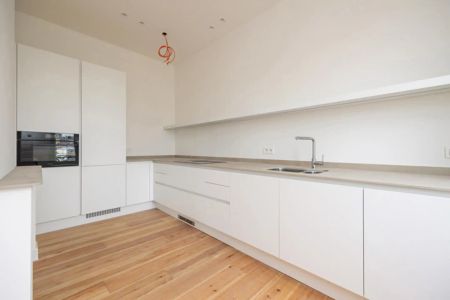 High-end duplex in hart van Antwerpen met iconisch uitzicht - Photo 5