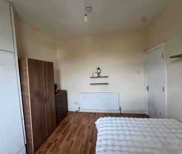Room in a Shared House, Arlington Gardens, IG1 - Photo 4