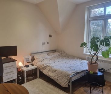 Studio Flat, Gala House, B5 - Photo 1