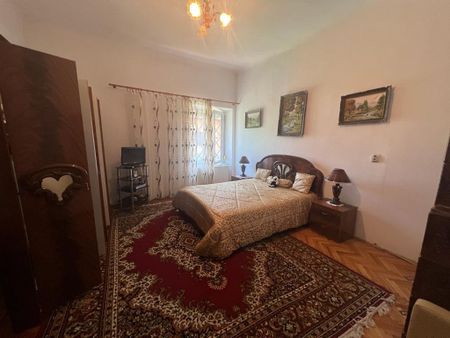 Inchiriez apartament 3 camere zona Boul Rosu - ID : RH-41310-property - Fotografie 5