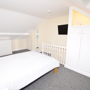 Granville Street Room 1 - Photo 3