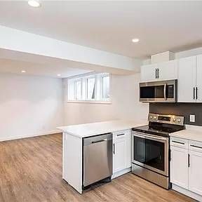 Bright New 1 Bdrm James Bay Unit Avail Sept 1, 2024 - Photo 1