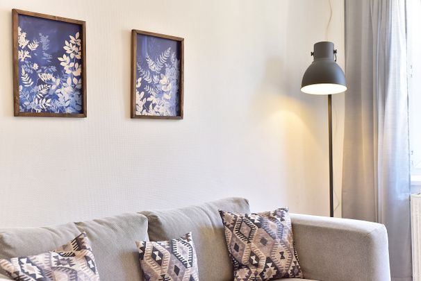 Charmant & Zentral - Wohnung am Barbarossaplatz - Video Online! - Photo 1