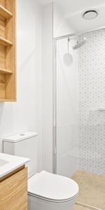 Modern Three-Bedroom Apartment in Prime Burwood Location - Photo 4