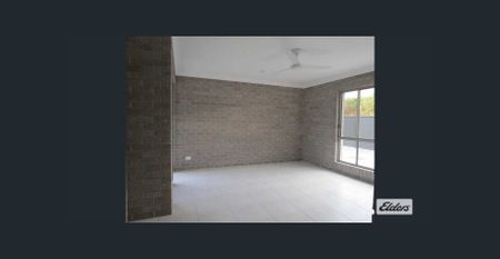 Stylish Four-Bedroom Home with Contemporary Features - Photo 3