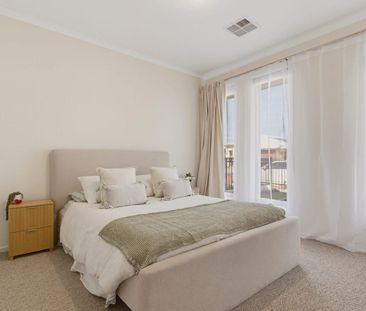 Comfortable Family Living in a Quiet Court Location - Photo 2