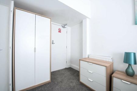 Upper Town Street, Leeds, Bramley - Photo 3