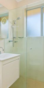 Two Bedroom Apartment with Leafy Outlook - Photo 3