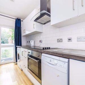 4 bedroom ground floor flat to rent - Photo 2