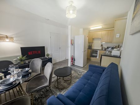 3 Bed Flat, Gloucester Terrace, W2 - Photo 2