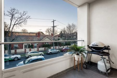 Architecturally Designed Townhouse with Two Bedrooms + Study - Photo 3