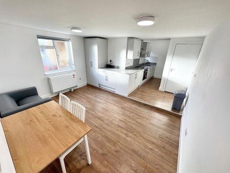 1 bedroom flat to rent - Photo 2