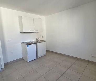 Location Appartement 1 pièce 28m² ORLEANS 45000 - Photo 2